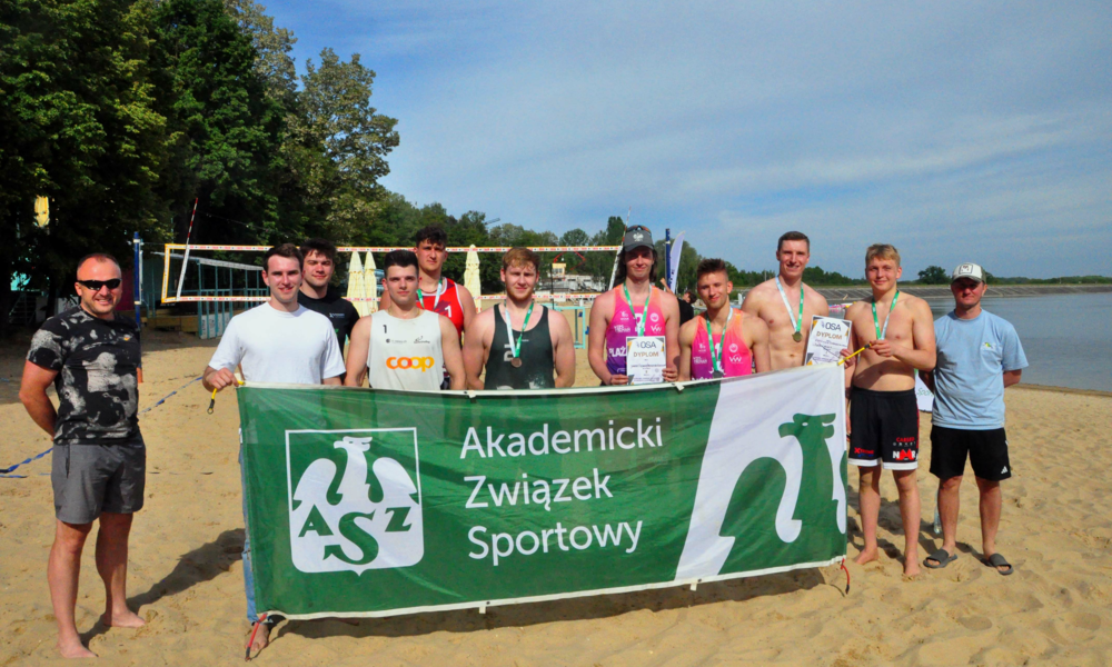 Drugie miejsce żeńskiej pary z  Nyskiej Uczelni w wojewódzkich mistrzostwach w siatkówce plażowej kobiet w ramach Akademickich Mistrzostw Polski!