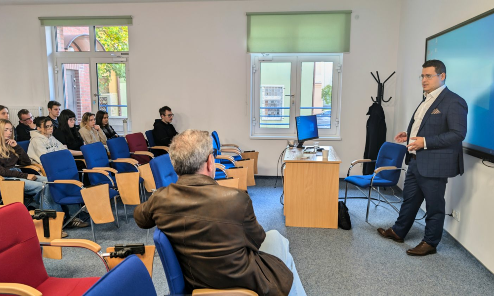 Zajęcia otwarte z finansów publicznych dla studentów WNE i WNS. Prelekcja Prezesa Banku Spółdzielczego w Otmuchowie pana dr Kamila Burskiego