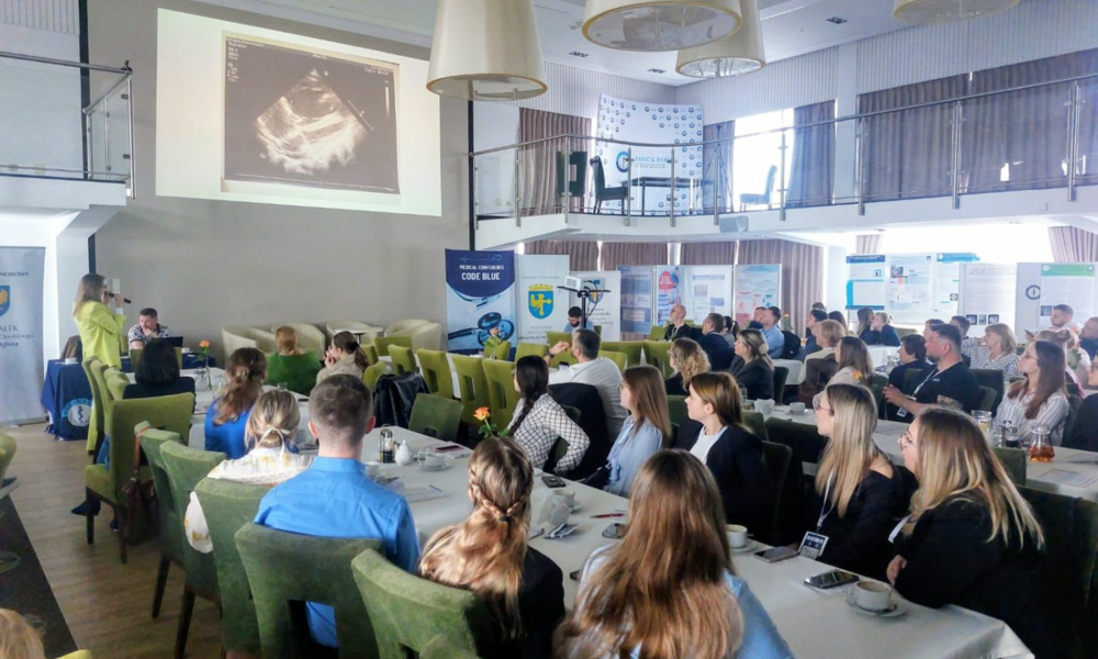 Udział studentek kierunku Pielęgniarstwo w konferencji CODE BLUE 2026