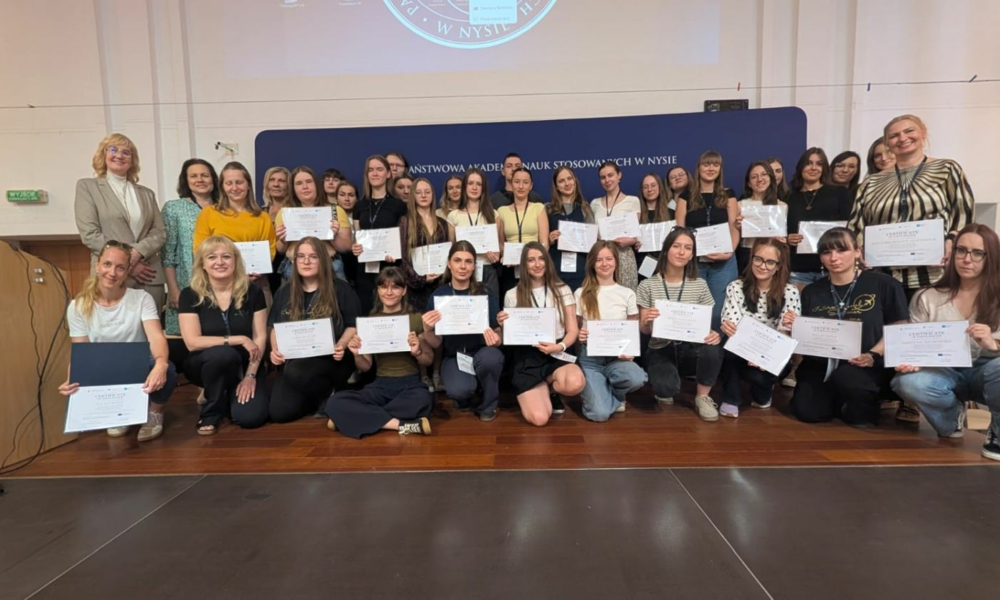 Przyszli nauczyciele w akcji – międzynarodowy projekt BIP Erasmus+ w PANS w Nysie z wizytą w szkole, przedszkolu i świetlicy socjalnej