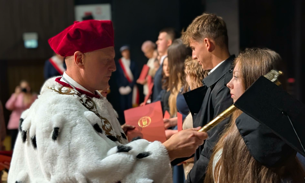 25 lat rozwoju, ponad 2000 studentów i międzynarodowe sukcesy. PANS w Nysie zainaugurowała nowy rok akademicki!