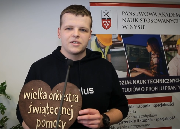 Serce dla WOŚP od studentów PANS w Nysie