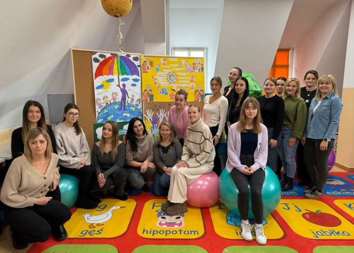 Studentki Pedagogiki Przedszkolnej i Wczesnoszkolnej w rocznicę przyjęcia Konwencji o Prawach Dziecka