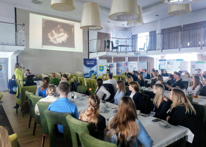 Udział studentek kierunku Pielęgniarstwo w konferencji CODE BLUE 2025