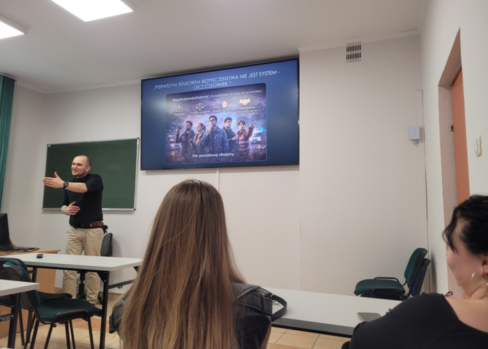 Obywatel jako sensor bezpieczeństwa państwa – znaczenie informacji społecznej w działaniach operacyjno-rozpoznawczych w Polsce