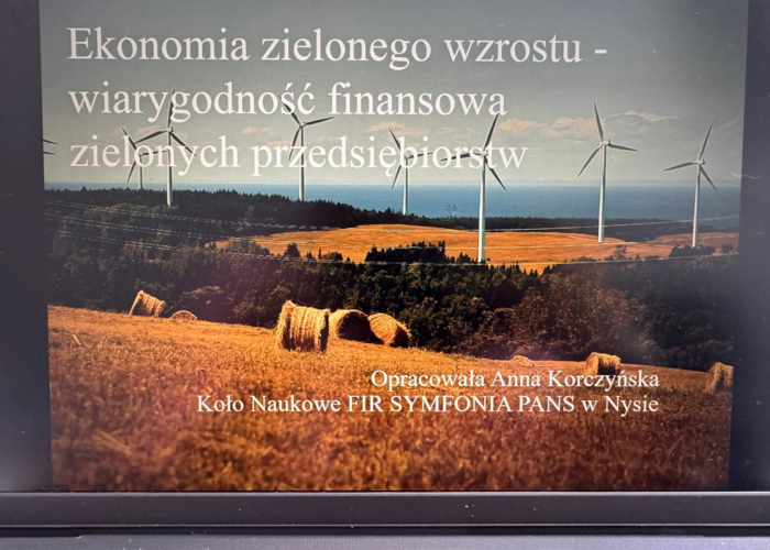 Aktywny udział studentki w seminarium Programu Nowoczesne Zarządzanie Biznesem