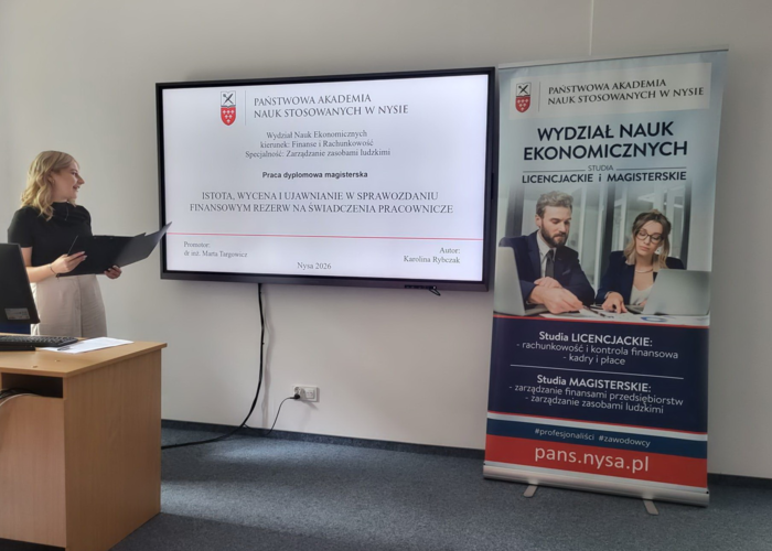 Sukces kolejnych obron na Wydziale Nauk Ekonomicznych! Wyjątkowy moment w roku jubileuszowym