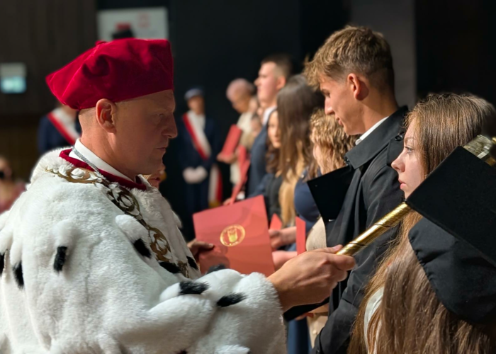 25 lat rozwoju, ponad 2000 studentów i międzynarodowe sukcesy. PANS w Nysie zainaugurowała nowy rok akademicki!